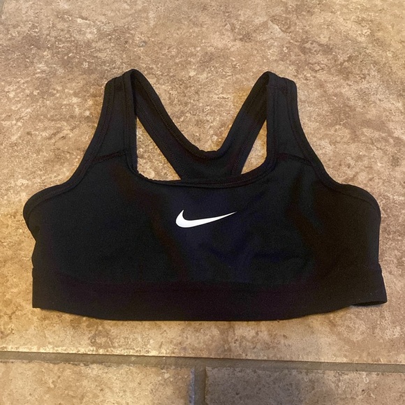Nike. Sport Bras. Girls Size 8 - Picture 5 of 7